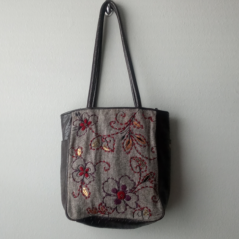 Beuno Handbag